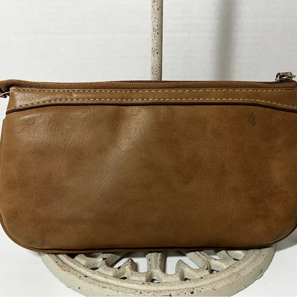 Boc zip top clutch/wallet